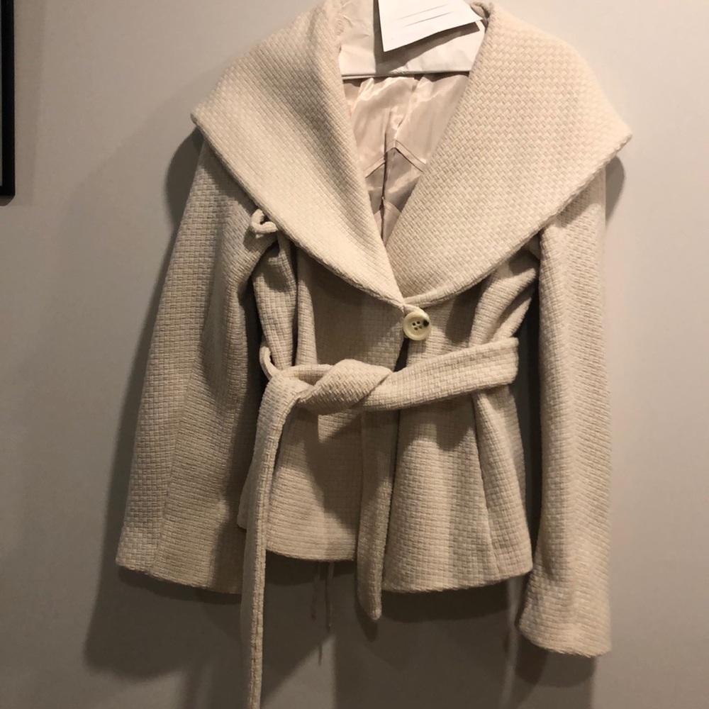 BCBG MAXAZRIA Cream Whool Coat with hood